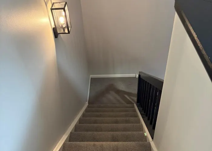 J Luxury Cute & Cozy 1br Bi Level Loft Style Apartamento